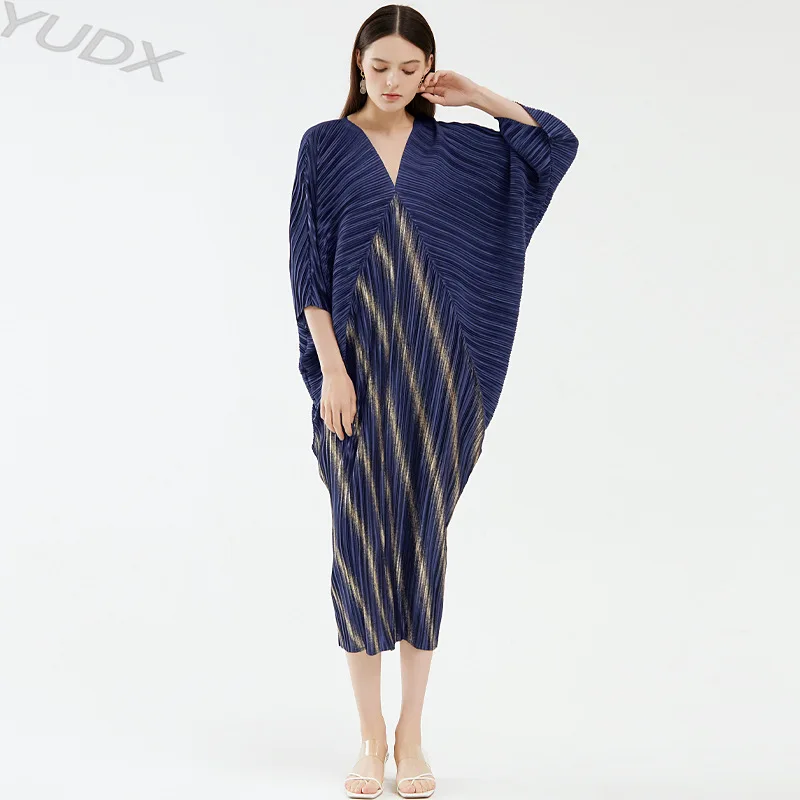 YUDX Miyake Pleated 2023 Summer New Fashion Temperament Loose Big Yards Bat Sleeve Long Dress Slim Hot Gold Women's Dresses
YUDX Miyake Pleated 2023 Summer New Fashion Temperament Loose Big Yards Bat Sleeve Long Dress Slim Hot Gold Women's Dresses