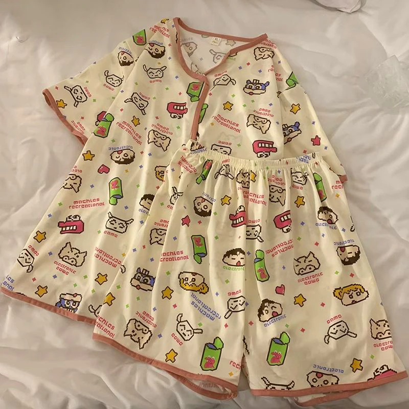 Пижама Crayon Shin-Chan, летняя Пижама с короткими рукавами и шортами из мультфильма аниме, студенческий кардиган в стиле Ins, свободный комплект домашней одежды, подарок для девочек
Пижама Crayon Shin-Chan, летняя Пижама с короткими рукавами и шортами из мультфильма аниме, студенческий кардиган в стиле Ins, свободный комплект домашней одежды, подарок для девочек