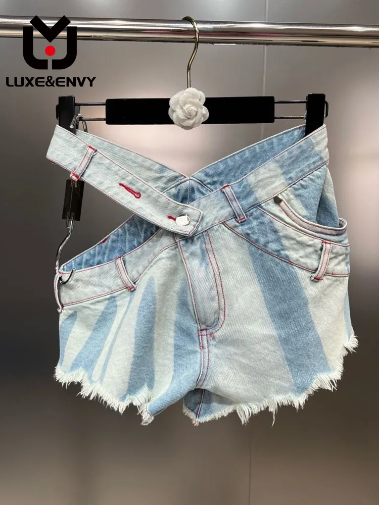 LUXE&ENVY Minority Design Hollow Out Waist Contrast Vertical Stripe Raw Edge Denim Shorts 2023 Spring/Summer New Female
LUXE&ENVY Minority Design Hollow Out Waist Contrast Vertical Stripe Raw Edge Denim Shorts 2023 Spring/Summer New Female