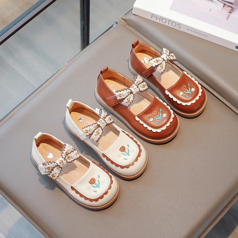 Size 25-34 Children Oxfords Girls Leather Shoes Vintage Style Embroidery Flowers Bow-knot Girls School Party Dress Shoes 
Size 25-34 Children Oxfords Girls Leather Shoes Vintage Style Embroidery Flowers Bow-knot Girls School Party Dress Shoes