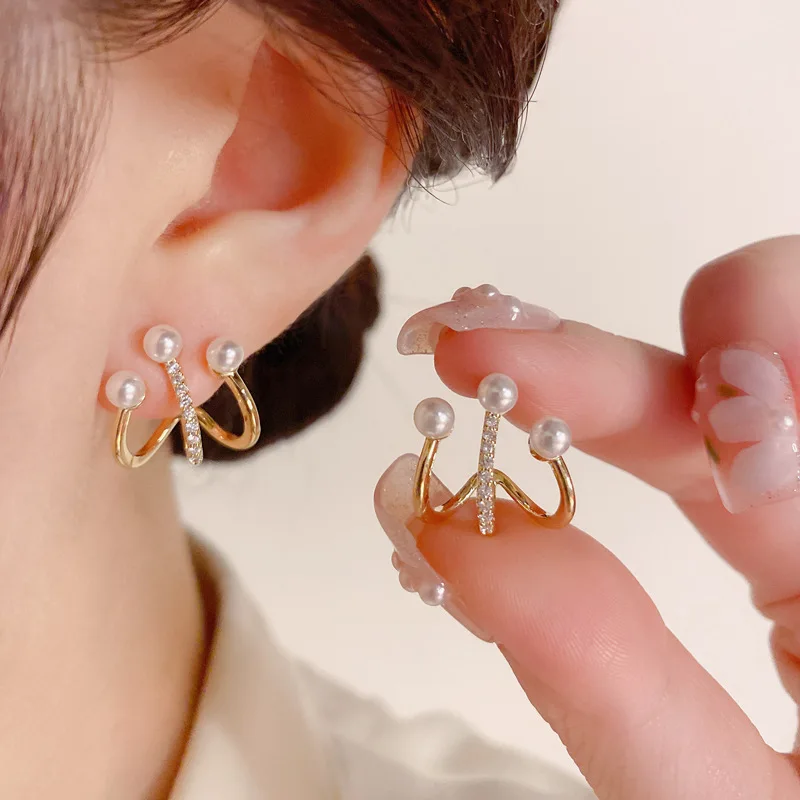 

2023 New Designer Irregular Four Claws Studs Cuff Earrings For Women Korean Crystal Fashion Jewelry Unusual Accessories Girls