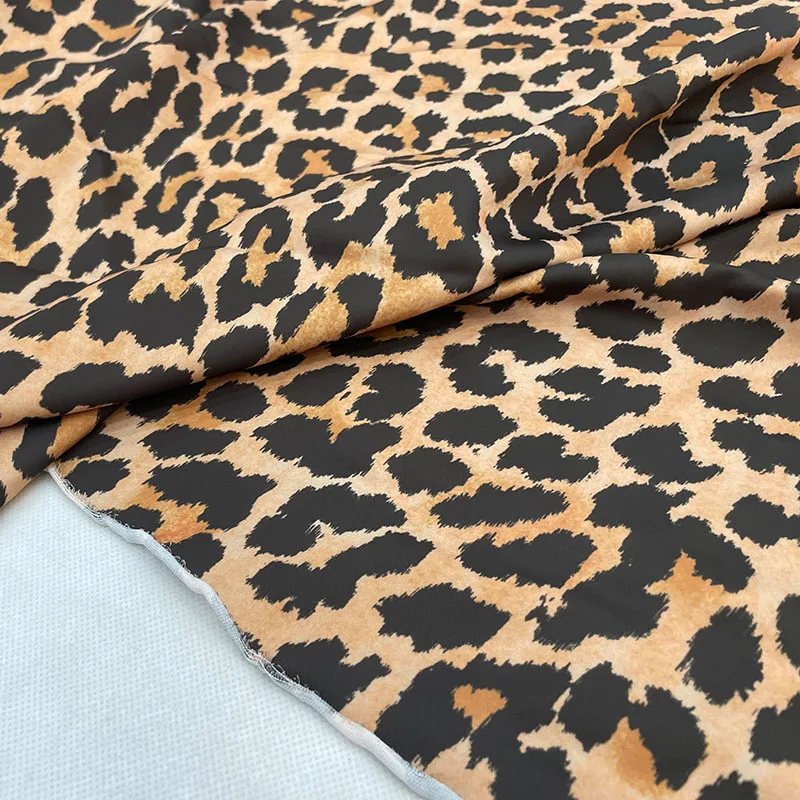 Luxury Brand Fashion Polyester Leopard Print Fabric Women's Shirt Clothing Diy Scarf Fabric Cloth for Dress by the Meter
Luxury Brand Fashion Polyester Leopard Print Fabric Women's Shirt Clothing Diy Scarf Fabric Cloth for Dress by the Meter
