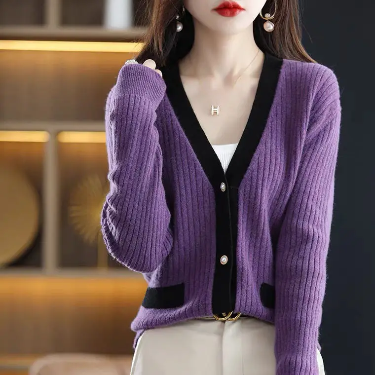 2021 New Fall and Autumn Brand Sweater Cardigan Coat Korean Fashion V Neck Knitted Long Sleeve Clothes Womens Tops N90
2021 New Fall and Autumn Brand Sweater Cardigan Coat Korean Fashion V Neck Knitted Long Sleeve Clothes Womens Tops N90