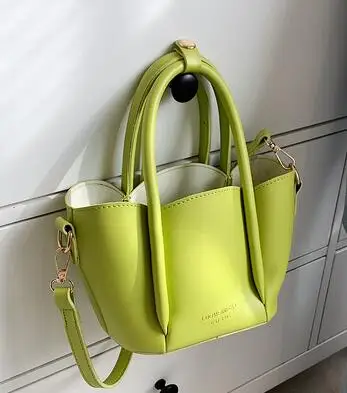 Fashion Summer Cute Small PU Leather Crossbody Bags for Women 2022 Trendy Shoulder Side Bag Ladies Handbags Luxury Kawaii Totes
Fashion Summer Cute Small PU Leather Crossbody Bags for Women 2022 Trendy Shoulder Side Bag Ladies Handbags Luxury Kawaii Totes