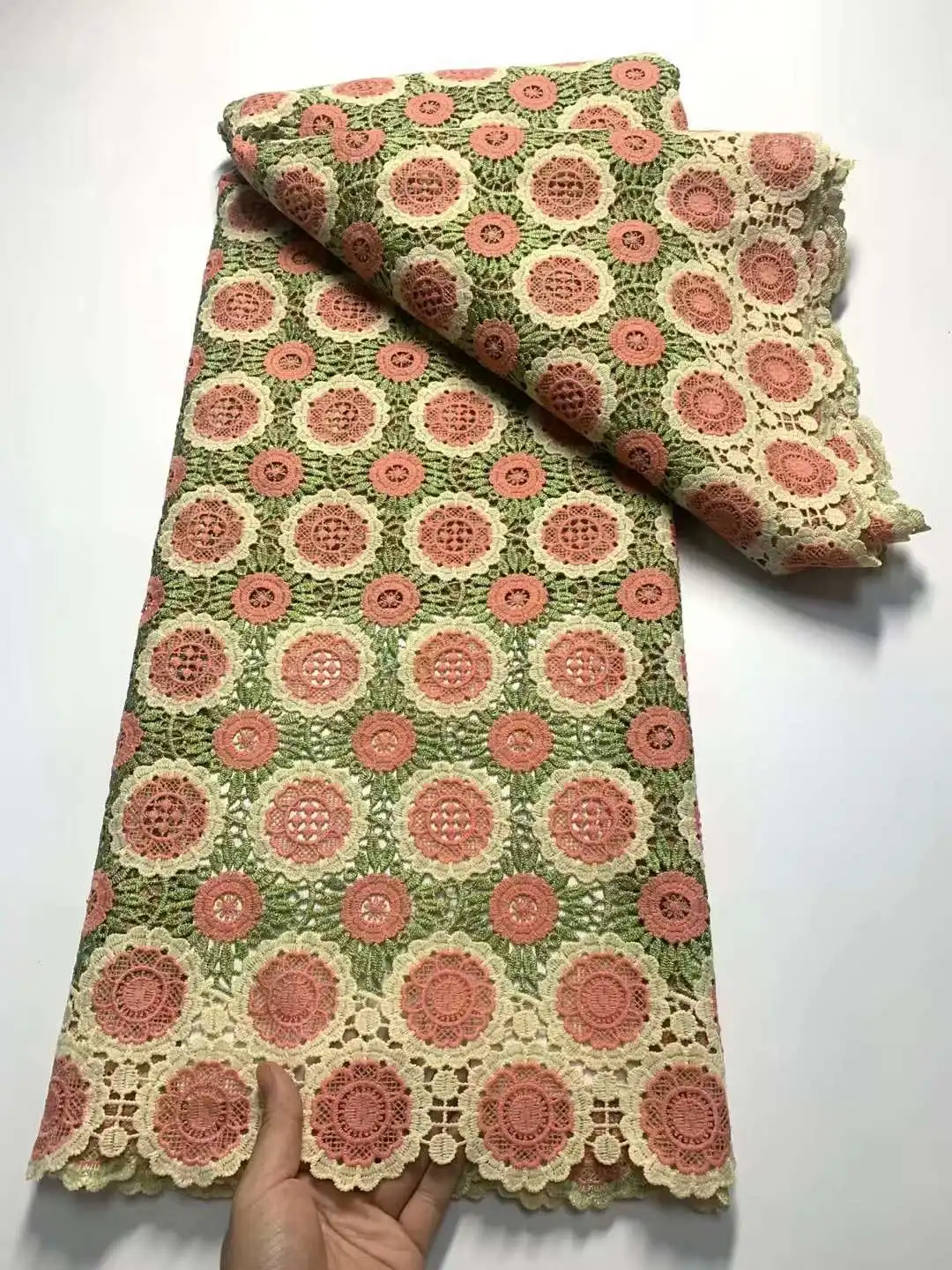 2023 High Quality African Guipure Cord Lace Fabric Nigerian Stones Water Soluble Lace Fabric For Sewing Women Dresses
2023 High Quality African Guipure Cord Lace Fabric Nigerian Stones Water Soluble Lace Fabric For Sewing Women Dresses