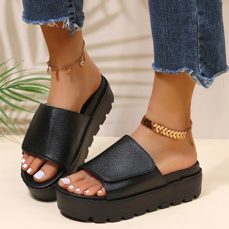 Black PU Leather Platform Slippers Women's Sandals Plus Size 43 Thick Soled Shoes Woman 2022 Summer Non-slip Beach Slides Female
Black PU Leather Platform Slippers Women's Sandals Plus Size 43 Thick Soled Shoes Woman 2022 Summer Non-slip Beach Slides Female