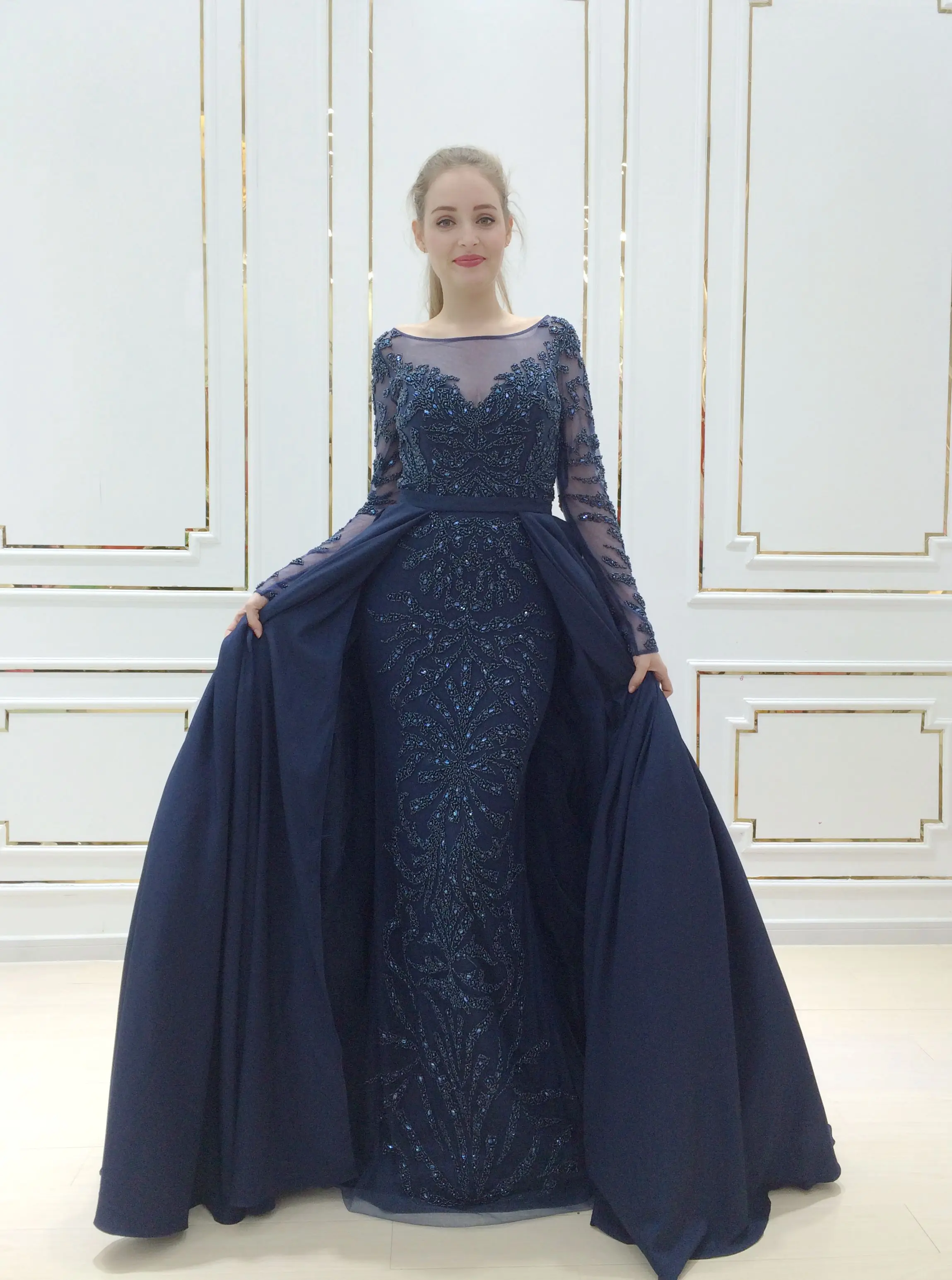 Navy Blue Mermaid Evening Dresses with Detachable Train Full Beaded Embroidery Illusion Long Sleeve Arabic Muslim Prom Gown
Navy Blue Mermaid Evening Dresses with Detachable Train Full Beaded Embroidery Illusion Long Sleeve Arabic Muslim Prom Gown