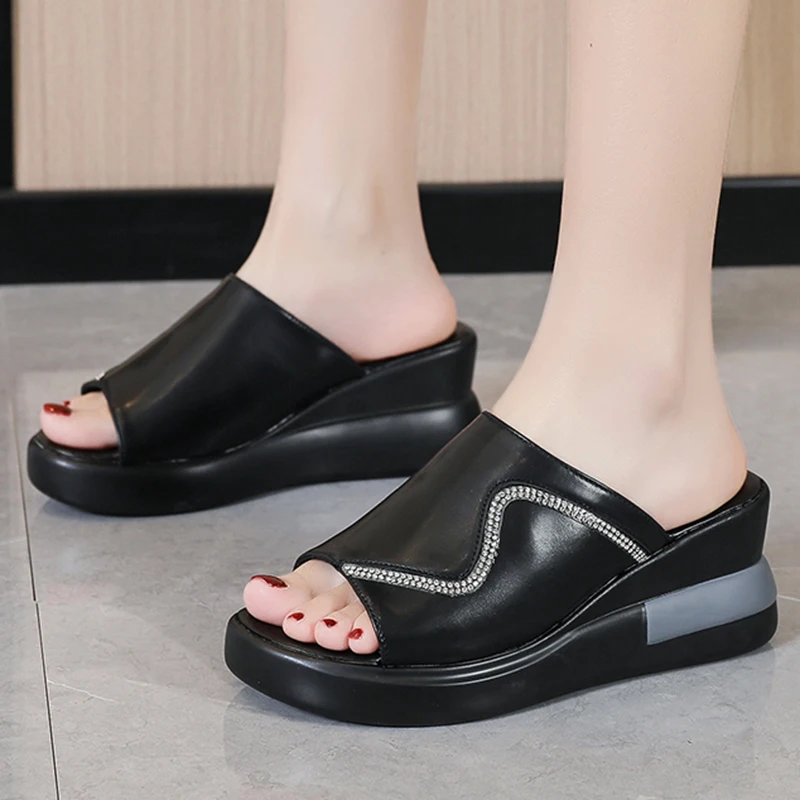 Lucyever Crystal Platform Wedegs Slippers for Women 2022 Summer Open Toe High Heels Sandals Woman Pu Leather Flip Flops Female
Lucyever Crystal Platform Wedegs Slippers for Women 2022 Summer Open Toe High Heels Sandals Woman Pu Leather Flip Flops Female