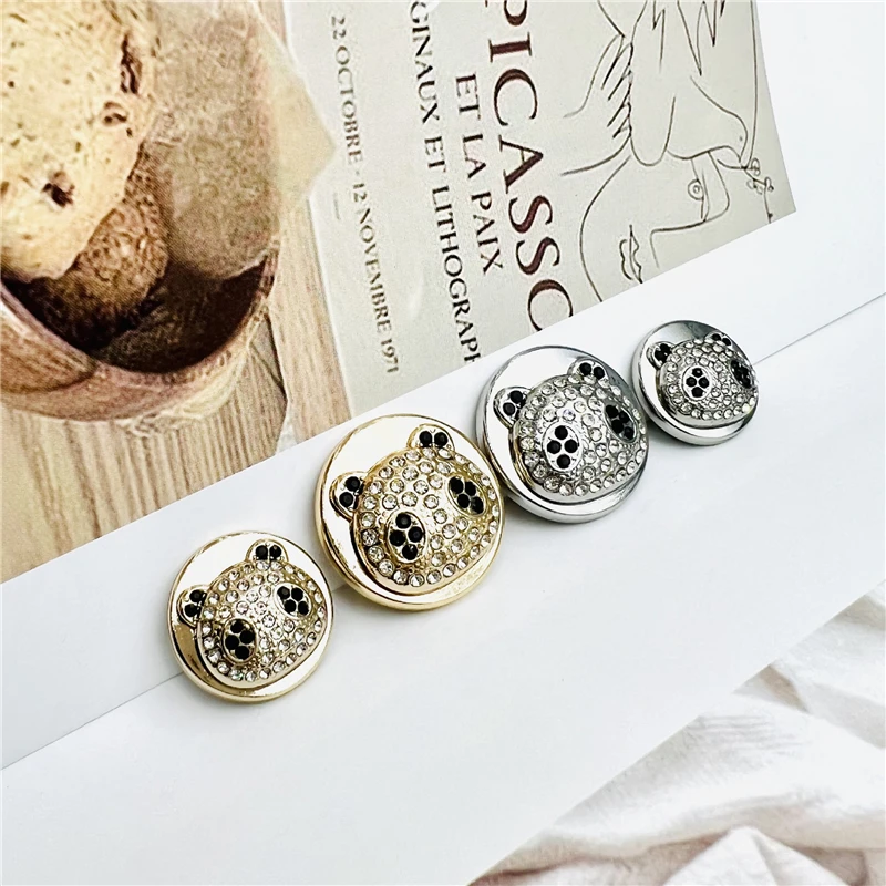 FCXDG 10pcs/lot Panda Design Fashion Metal Buttons for Clothing DIY Sewing Accessories Decorative Buttons for Children's Clothes
FCXDG 10pcs/lot Panda Design Fashion Metal Buttons for Clothing DIY Sewing Accessories Decorative Buttons for Children's Clothes
