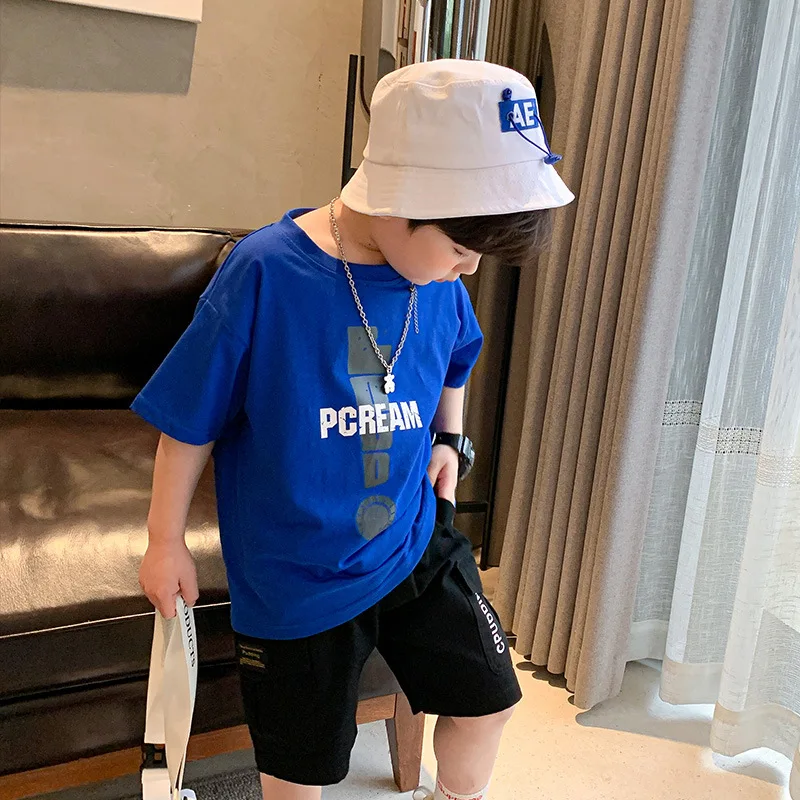Boys' short-sleeved T-shirt 2022 summer clothes new children's baby western style casual and relaxed
Boys' short-sleeved T-shirt 2022 summer clothes new children's baby western style casual and relaxed