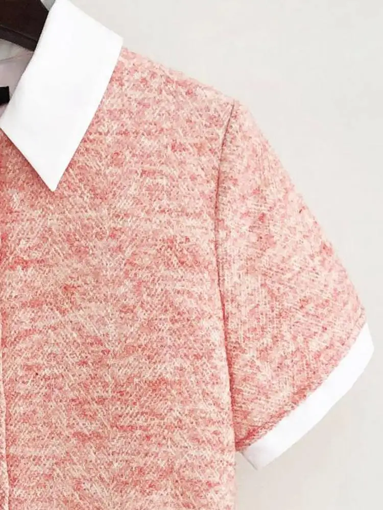 2023 Early Spring New Women Tweed High Waist Contrasting Color Stand Collar Pink Dress
2023 Early Spring New Women Tweed High Waist Contrasting Color Stand Collar Pink Dress