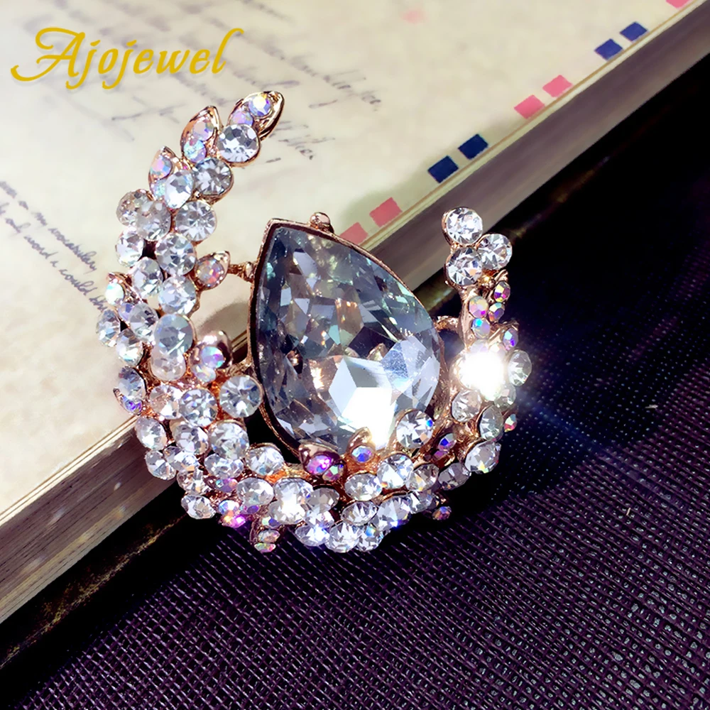 Ajojewel White Crystal Water Drop Brooch Rhinestone Half Moon Jewelry Brooches For Women's Clothing Trendy Gifts
Ajojewel White Crystal Water Drop Brooch Rhinestone Half Moon Jewelry Brooches For Women's Clothing Trendy Gifts