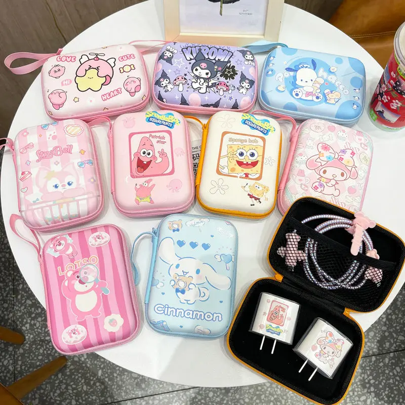 Милый Sanrio Kuromi Cinnamoroll моя мелодия почтовый помпон пурин милый фотографический кабель зарядное устройство сумка для хранения подарок
Милый Sanrio Kuromi Cinnamoroll моя мелодия почтовый помпон пурин милый фотографический кабель зарядное устройство сумка для хранения подарок