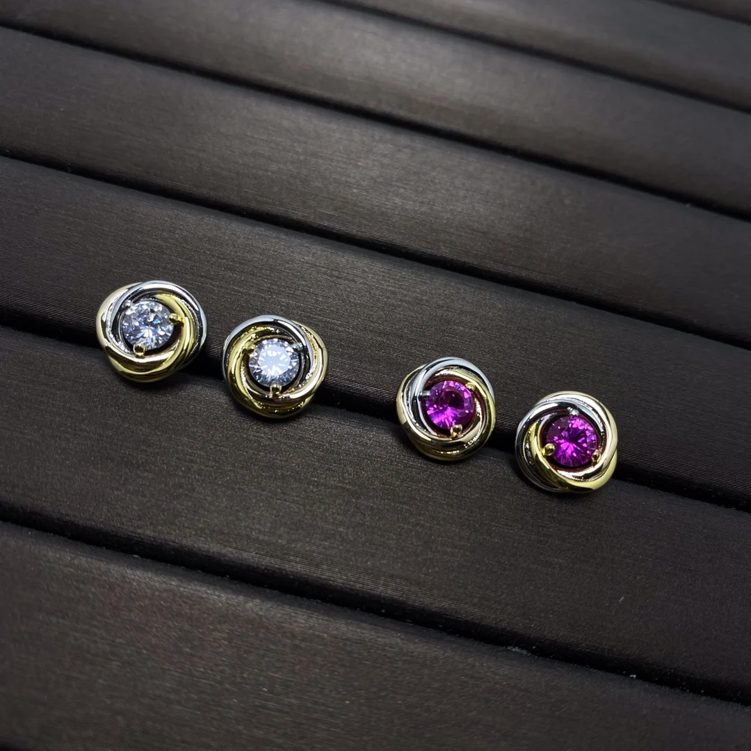 2022 New Products High Quality Three Rings Three Colors Women's Stud Earrings Classic Brand Titanium Steel Jewelry
2022 New Products High Quality Three Rings Three Colors Women's Stud Earrings Classic Brand Titanium Steel Jewelry