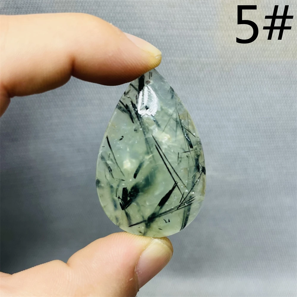 Кулон из зеленого камня YOCO
Кулон из зеленого камня YOCO