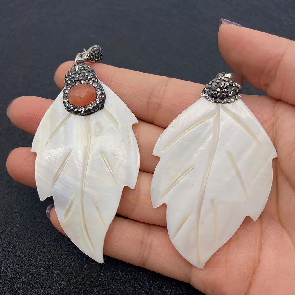 Natural Shell Pendant Leaf Shape Freshwater Shell Rhinestone Pendant for DIY Necklace Jewelry Making Designer Charm
Natural Shell Pendant Leaf Shape Freshwater Shell Rhinestone Pendant for DIY Necklace Jewelry Making Designer Charm