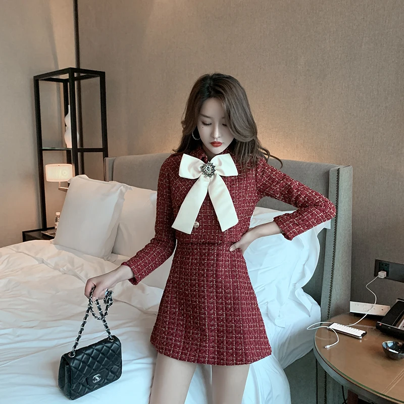 2022 Spring and Autumn New Two-piece Suit Women's Korean Version Fashion Ladies Suit Collar Jacket + Bow Vest Skirt 2-piece Set
2022 Spring and Autumn New Two-piece Suit Women's Korean Version Fashion Ladies Suit Collar Jacket + Bow Vest Skirt 2-piece Set