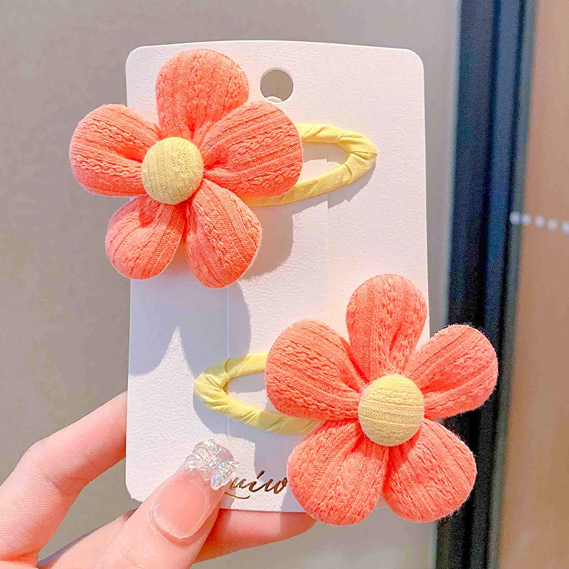 Cute flower hair clip children girl temperament clip baby headdress 2-piece set of fabric pair clip hair accessories wholesale
Cute flower hair clip children girl temperament clip baby headdress 2-piece set of fabric pair clip hair accessories wholesale