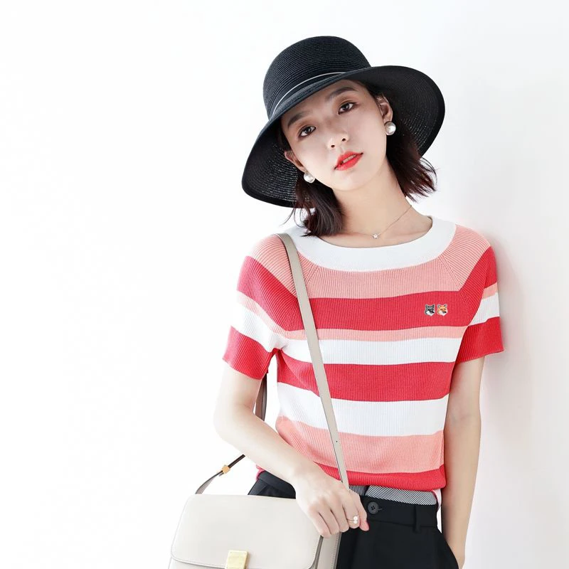 Summer Women T-Shirt Knitted Sweater Luxury Maison Fox Embroidery Logo Fashion Short Sleeve Round Neck Versatile Women Top
Summer Women T-Shirt Knitted Sweater Luxury Maison Fox Embroidery Logo Fashion Short Sleeve Round Neck Versatile Women Top