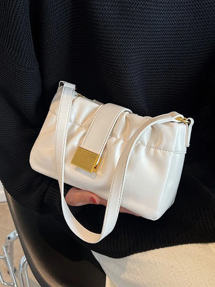 Дизайнерские сумки для женщин, новинка 2022, роскошная Маленькая женская сумка из искусственной кожи, Наплечные женские сумки через плечо, трендовые брендовые сумки 
Дизайнерские сумки для женщин, новинка 2022, роскошная Маленькая женская сумка из искусственной кожи, Наплечные женские сумки через плечо, трендовые брендовые сумки