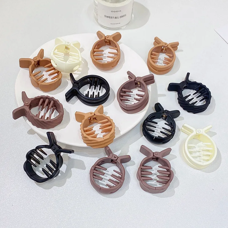 1Pcs Fashion Small Simple Wild Geometric Hair Claw for Women Girls Clamps Hair Crab Metal Hair Clip Claw Accessories Headwear
1Pcs Fashion Small Simple Wild Geometric Hair Claw for Women Girls Clamps Hair Crab Metal Hair Clip Claw Accessories Headwear