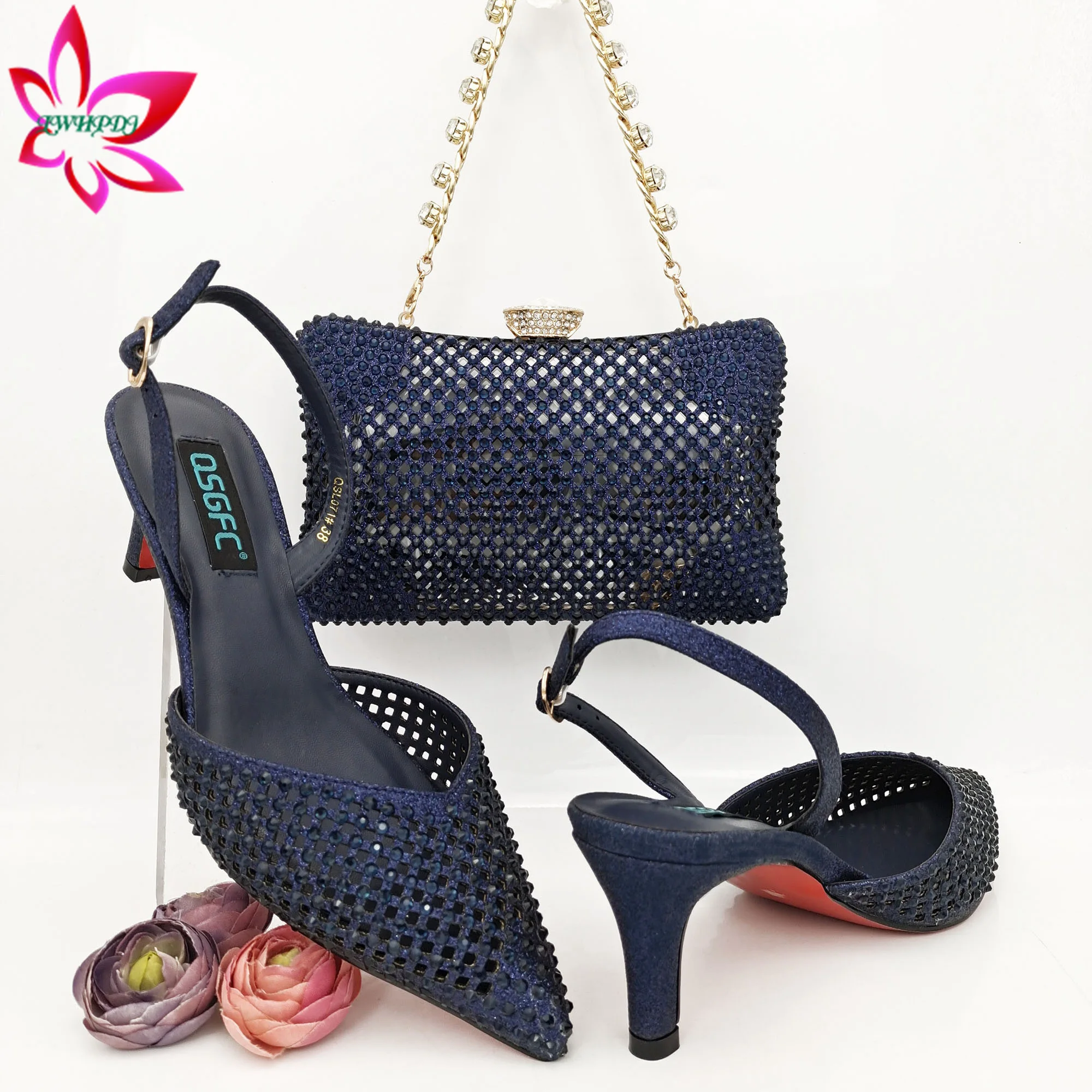 2024 Summer Special Design Navy Blue Color African Women Shoes and Bag Set Pointed Toe Pumps for Wedding Party
2024 Summer Special Design Navy Blue Color African Women Shoes and Bag Set Pointed Toe Pumps for Wedding Party