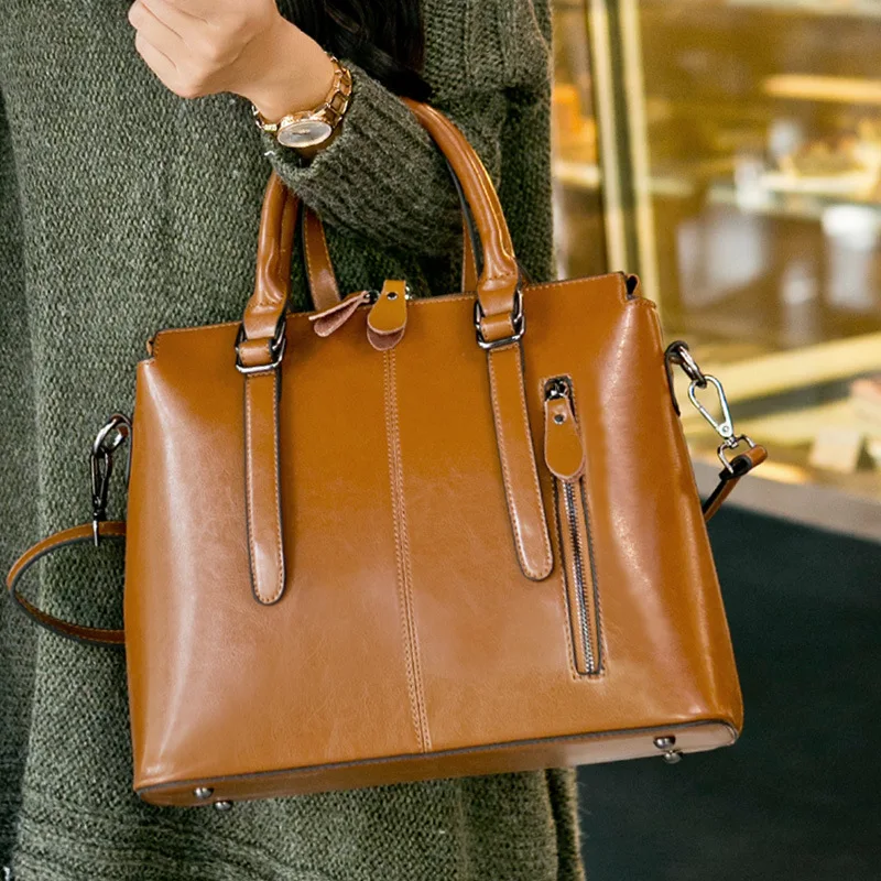 2022 new luxury leather women's bags, fashionable ladies' handbags, large-capacity messenger shoulder bags, oil wax cowhide bags
2022 new luxury leather women's bags, fashionable ladies' handbags, large-capacity messenger shoulder bags, oil wax cowhide bags