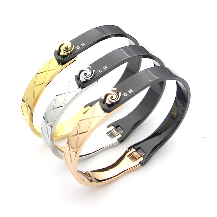 Titanium Steel Jewelry Wholesale C Letter Plaid Black Bracelet Korean Version Women's Rose Gold Bracelet
Titanium Steel Jewelry Wholesale C Letter Plaid Black Bracelet Korean Version Women's Rose Gold Bracelet