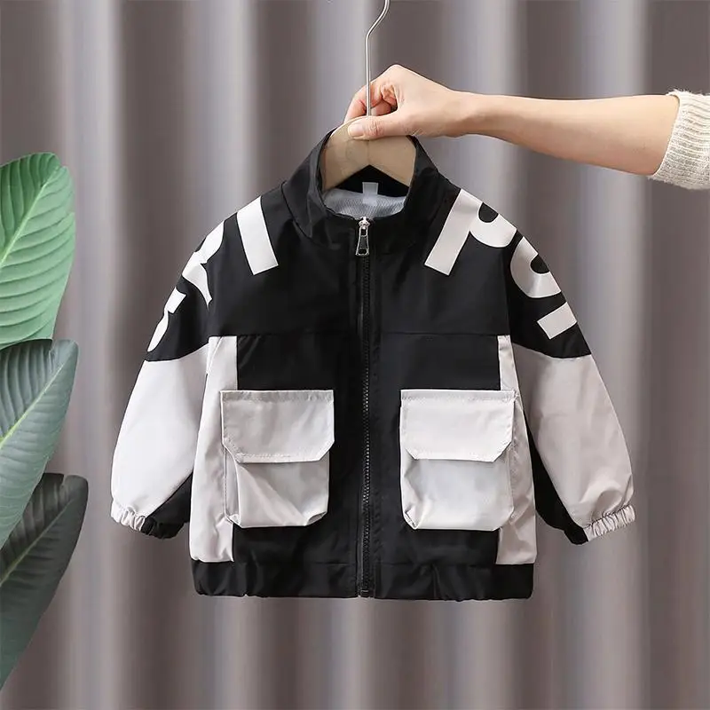 Children's leisure windbreaker Jacket Baby boys Casual Children's Clothing 2-7 Years Old 2022 New Boys Spring and Autumn Jacket
Children's leisure windbreaker Jacket Baby boys Casual Children's Clothing 2-7 Years Old 2022 New Boys Spring and Autumn Jacket