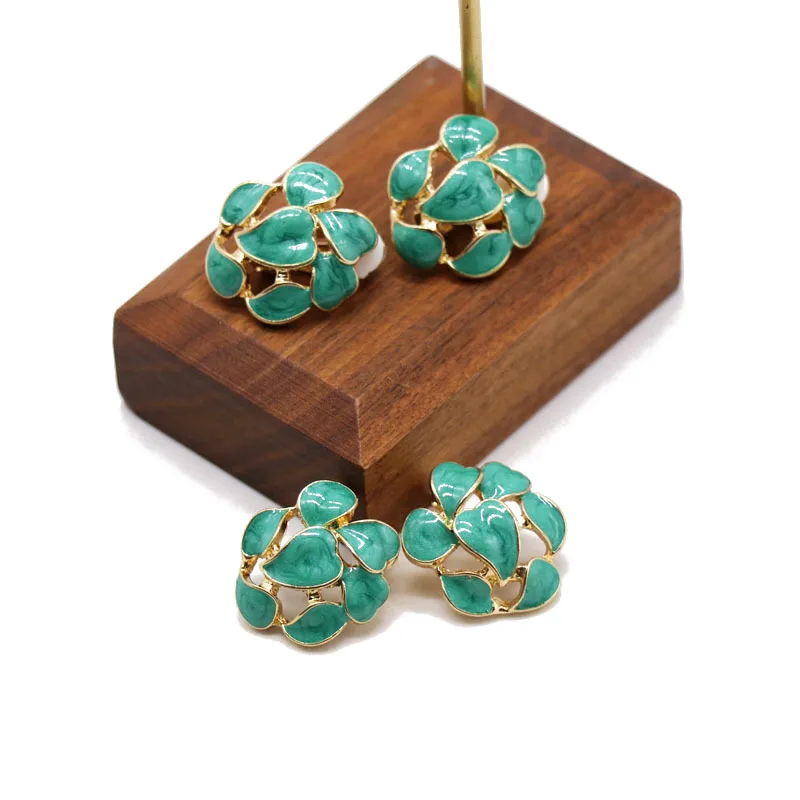 Green Leaves Hollow Circle Silver Earrings Ear Clip Alloy Drop Glazed Stud Luxury Jewelry New Classic Elegant Delicate Charm
Green Leaves Hollow Circle Silver Earrings Ear Clip Alloy Drop Glazed Stud Luxury Jewelry New Classic Elegant Delicate Charm