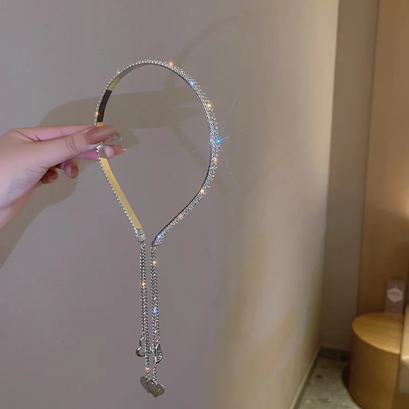 Korean Style Diamond Geometric Love Chain Tassel Headband Female Net Celebrity New Advanced Headband Rear Hanging Headbands
Korean Style Diamond Geometric Love Chain Tassel Headband Female Net Celebrity New Advanced Headband Rear Hanging Headbands