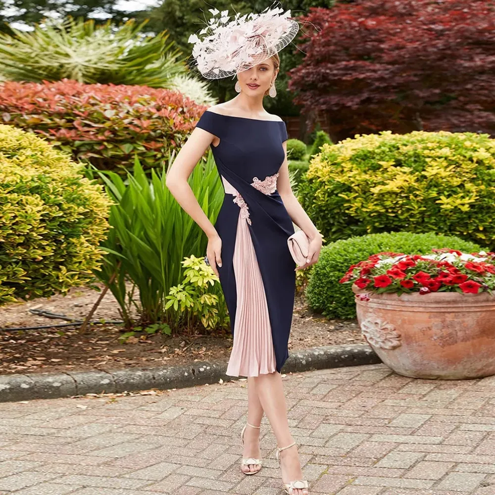 Mother Of The Bride Dresses 2022 Lace Applique Pleat Sheath Formal Dress For Mother Knee Length Boat Neck Evening Party Gowns
Mother Of The Bride Dresses 2022 Lace Applique Pleat Sheath Formal Dress For Mother Knee Length Boat Neck Evening Party Gowns
