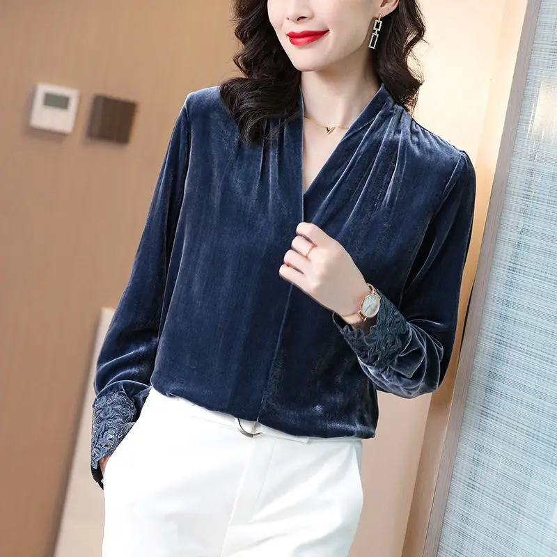 Women blouse Gold velvet jacket female 2021 spring autumn clothes loose V-neck long sleeve Blouse European fashion blouse
Women blouse Gold velvet jacket female 2021 spring autumn clothes loose V-neck long sleeve Blouse European fashion blouse