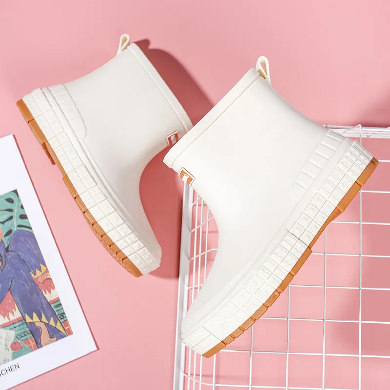 Spring New Korean Style Casual Fashion Rain Boots Women's Low-Tube Women's Waterproof Non-Slip PVC Wear-Resistant Water Shoes
Spring New Korean Style Casual Fashion Rain Boots Women's Low-Tube Women's Waterproof Non-Slip PVC Wear-Resistant Water Shoes