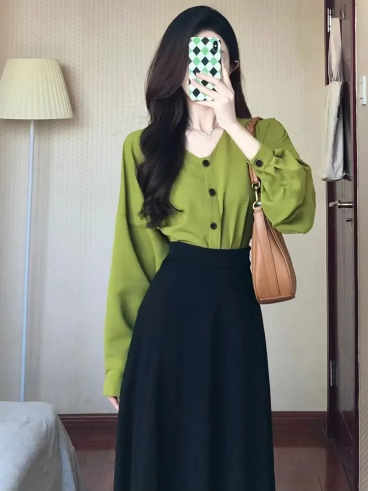 Women'S Fashion Vintage Long Sleeve Single Breasted Shirt High Waist Long A-Line Chic Temperament Skirt Summer Elegant
Women'S Fashion Vintage Long Sleeve Single Breasted Shirt High Waist Long A-Line Chic Temperament Skirt Summer Elegant
