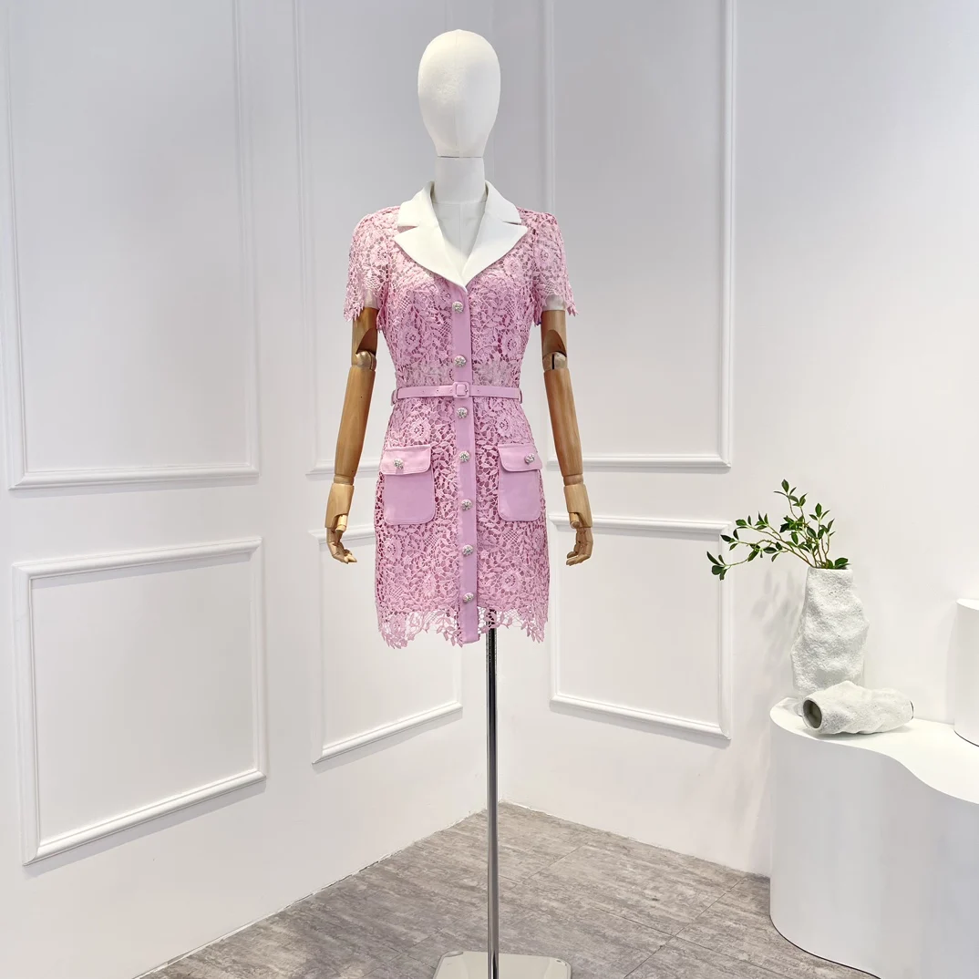 

Женское мини-платье с коротким рукавом, розовое платье с кружевными карманами и вышивкой в стиле пэчворк, с пуговицами с бриллиантами и поясом на талии, весна 2023