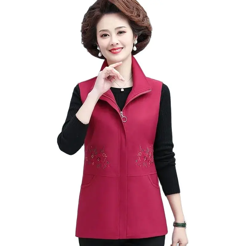 Middle-Aged Elderly Women's Vest 2022 New Spring Autumn Sleeveless Jacket Tops Fashion Embroidered Waistcoat Zipper Outerwear
Middle-Aged Elderly Women's Vest 2022 New Spring Autumn Sleeveless Jacket Tops Fashion Embroidered Waistcoat Zipper Outerwear