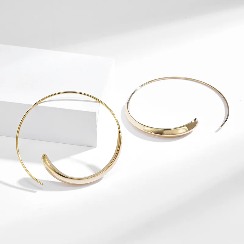 Gold Color Metal Dangle Earrings C-shaped Pendants Women's Dangle Earrings Punk Fashion Personality Exaggerated RoundEarrings
Gold Color Metal Dangle Earrings C-shaped Pendants Women's Dangle Earrings Punk Fashion Personality Exaggerated RoundEarrings