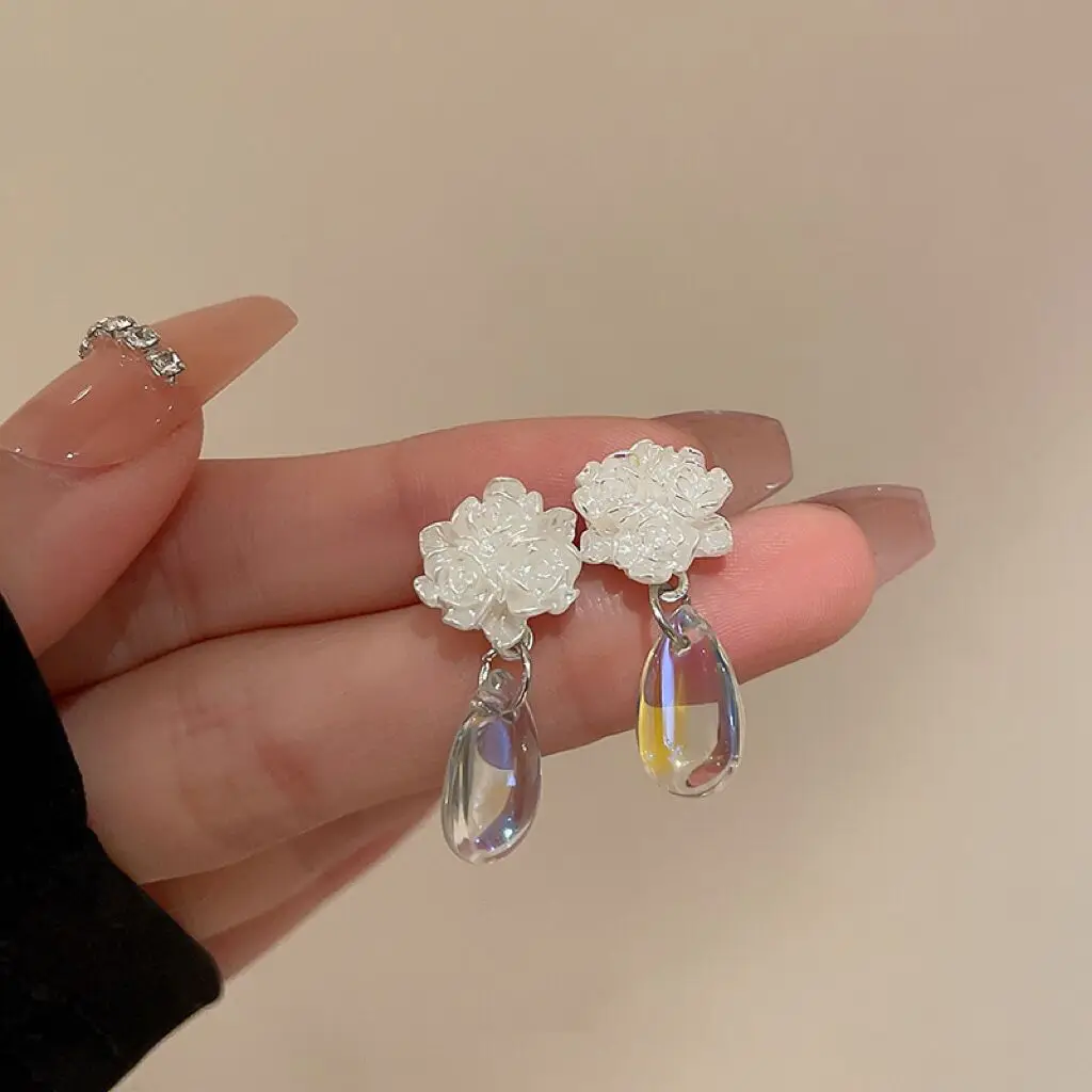 2022 Korean Style White Acrylic Resin Flower Earrings For Women Fashion Bijoux Transparent Watedrop Pendientes Colgantes Brinco
2022 Korean Style White Acrylic Resin Flower Earrings For Women Fashion Bijoux Transparent Watedrop Pendientes Colgantes Brinco
