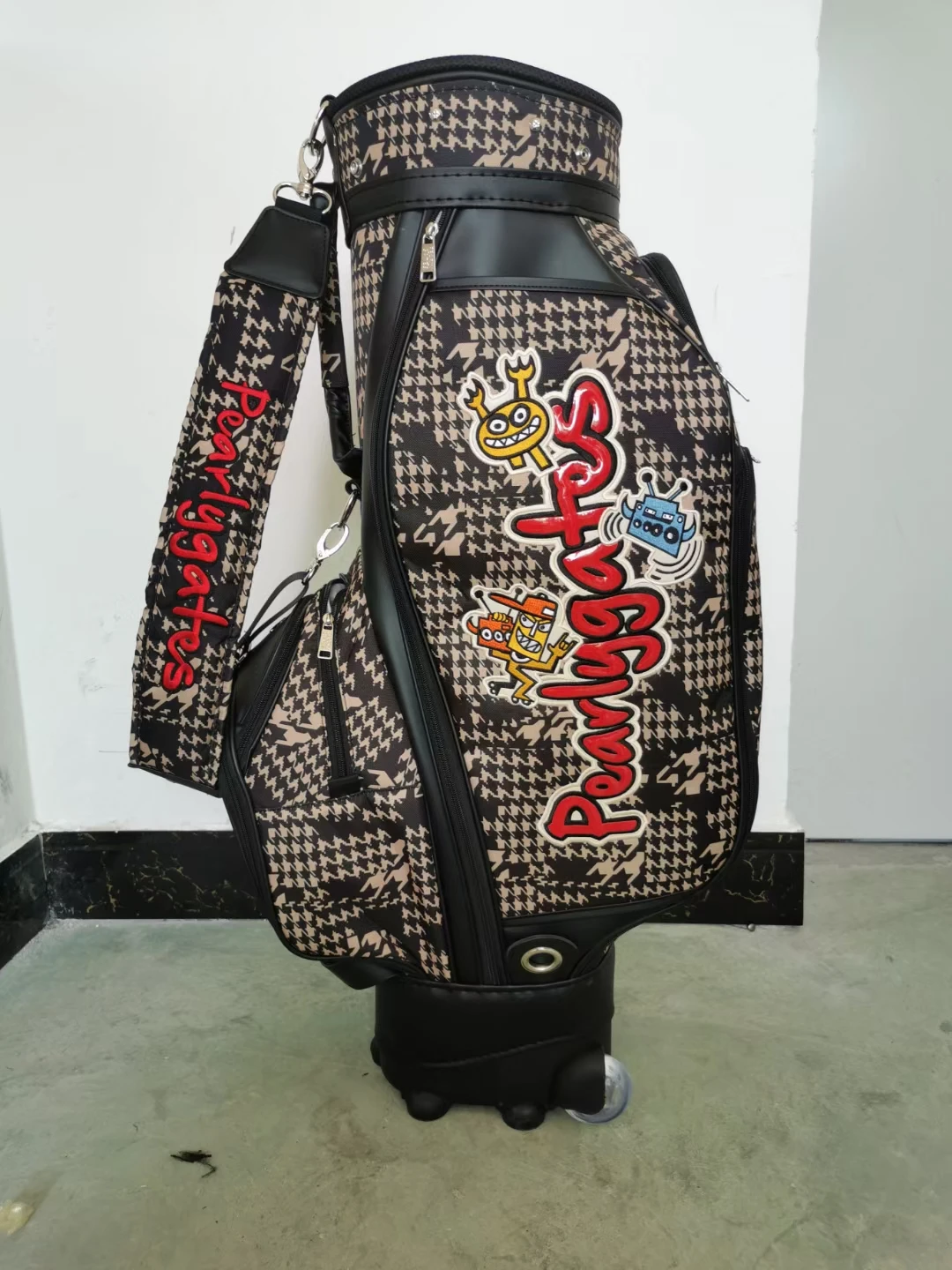 2023 New PG Professional Golf Bag Golf Standard Portable Roller Cute Sport Bag Golf Equipment Cart Bag Caddy Bag
2023 New PG Professional Golf Bag Golf Standard Portable Roller Cute Sport Bag Golf Equipment Cart Bag Caddy Bag