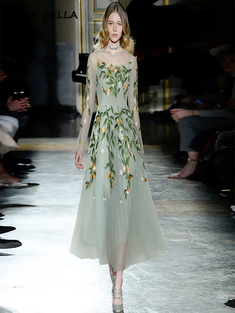 Женское платье до середины икры LINDA DELLA, подиумное дизайнерское винтажное Зеленое Шифоновое приталенное платье с круглым вырезом, высокой т... 
Женское платье до середины икры LINDA DELLA, подиумное дизайнерское винтажное Зеленое Шифоновое приталенное платье с круглым вырезом, высокой т...