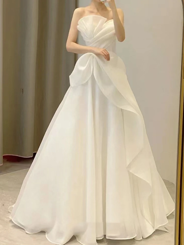 French Temperament Strapless Sleeveless Wedding Party Dress Simple Pleated Wavy Edge Design Vestidos Cross Lace Up Evening Robe
French Temperament Strapless Sleeveless Wedding Party Dress Simple Pleated Wavy Edge Design Vestidos Cross Lace Up Evening Robe