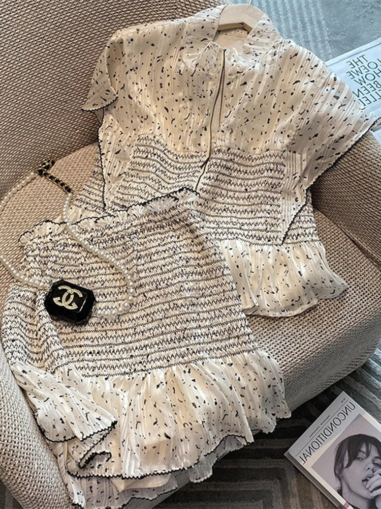 Printed Striped Flying Sleeve Top Short Skirt Suit Women Summer Design Short Zipper T-shirt + Pleated Skirt Two-piece Set Female
Printed Striped Flying Sleeve Top Short Skirt Suit Women Summer Design Short Zipper T-shirt + Pleated Skirt Two-piece Set Female