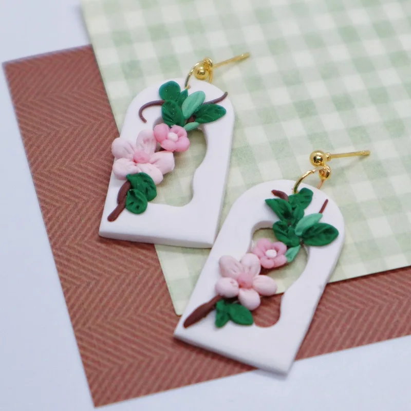 Новинка 2022, висячие серьги-подвески в форме цветка для женщин и девушек, серьги-подвески из глины, висячие серьги из полимерной глины неправ... 
Новинка 2022, висячие серьги-подвески в форме цветка для женщин и девушек, серьги-подвески из глины, висячие серьги из полимерной глины неправ...