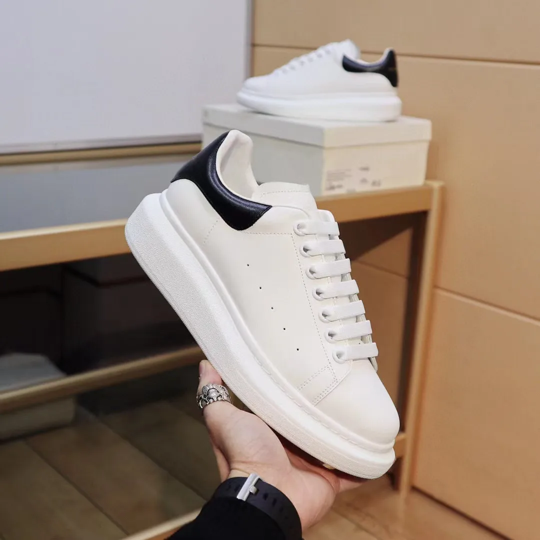 Zapatos casuales de suela gruesa para hombre de cuero genuino neutro de alta calidad, zapatos deportivos vulcanizados para mujer
Zapatos casuales de suela gruesa para hombre de cuero genuino neutro de alta calidad, zapatos deportivos vulcanizados para mujer