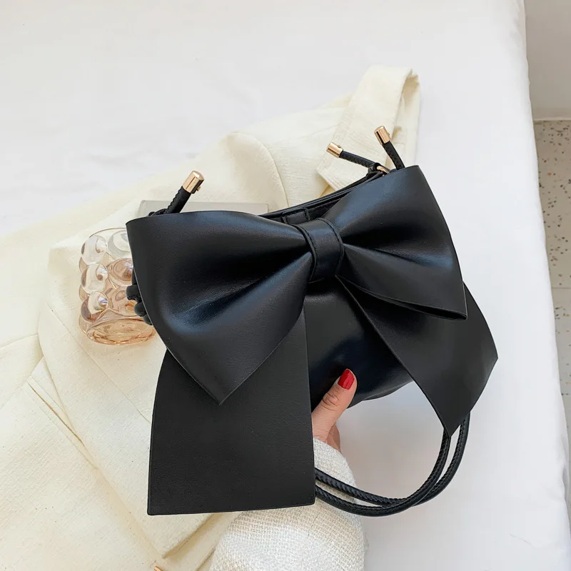 Fashion Texture Bow Small Bag Women's Bag 2022 New Personality Simple Shoulder Underarm Bag All-match Messenger Bag
Fashion Texture Bow Small Bag Women's Bag 2022 New Personality Simple Shoulder Underarm Bag All-match Messenger Bag