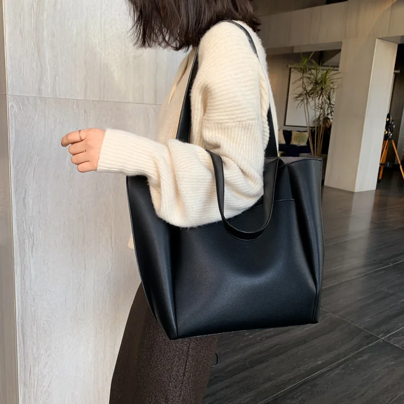 High Quality Soft Leather Woman Casual Tote Shopper Solid Color Handbags Large Capacity Single Shoulder Bag with Outer Pocket
High Quality Soft Leather Woman Casual Tote Shopper Solid Color Handbags Large Capacity Single Shoulder Bag with Outer Pocket