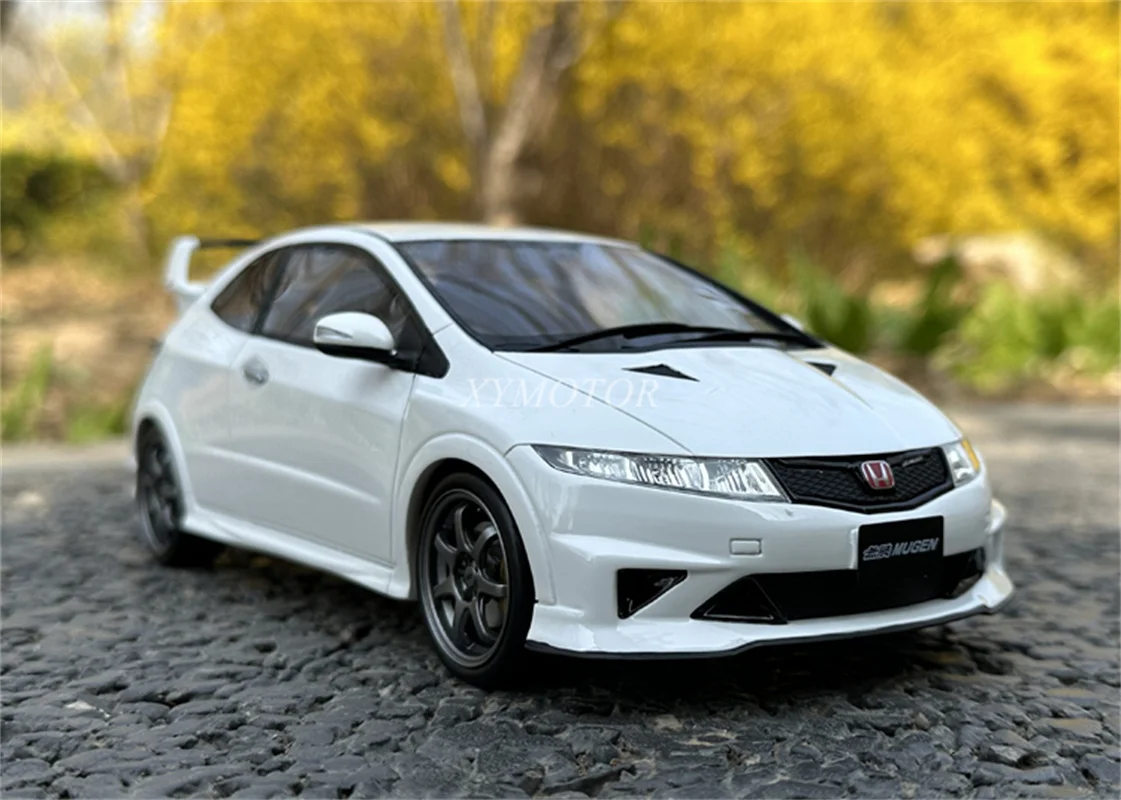 Модель автомобиля отлитый под давлением OTTO 1/18 для Honda Civic Resin FN2 TYPE R
Модель автомобиля отлитый под давлением OTTO 1/18 для Honda Civic Resin FN2 TYPE R