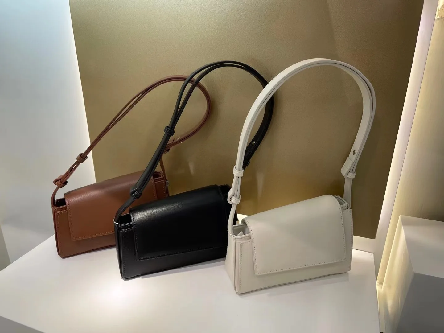2022 New Irregular Geometry Cow Leather Shoulder Bag Handbag High Quality Women's Bag
2022 New Irregular Geometry Cow Leather Shoulder Bag Handbag High Quality Women's Bag