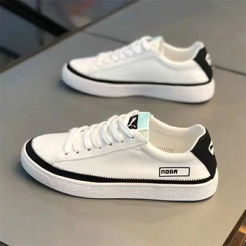 Explosive men's canvas shoes 2023 spring and autumn fashion trendy sneakers breathable lightweight all-match sports shoes men
Explosive men's canvas shoes 2023 spring and autumn fashion trendy sneakers breathable lightweight all-match sports shoes men